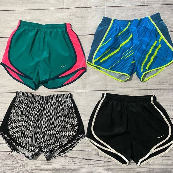 Bundle of 4 Nike shorts - Picture 1 of 6